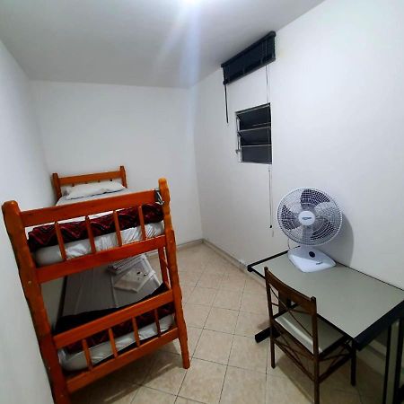 Hostel Airport Rooms ディアデマ エクステリア 写真