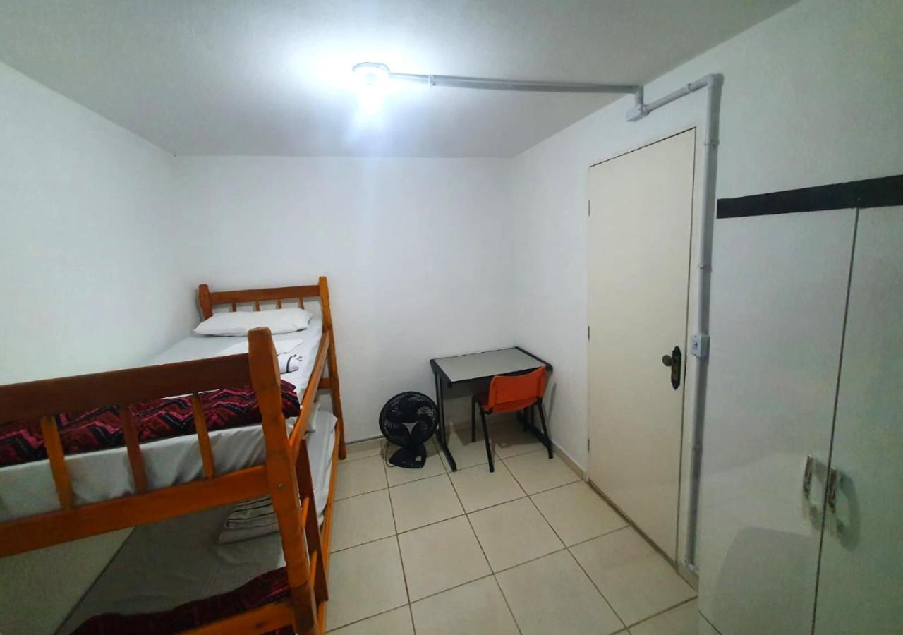 Hostel Airport Rooms ディアデマ エクステリア 写真