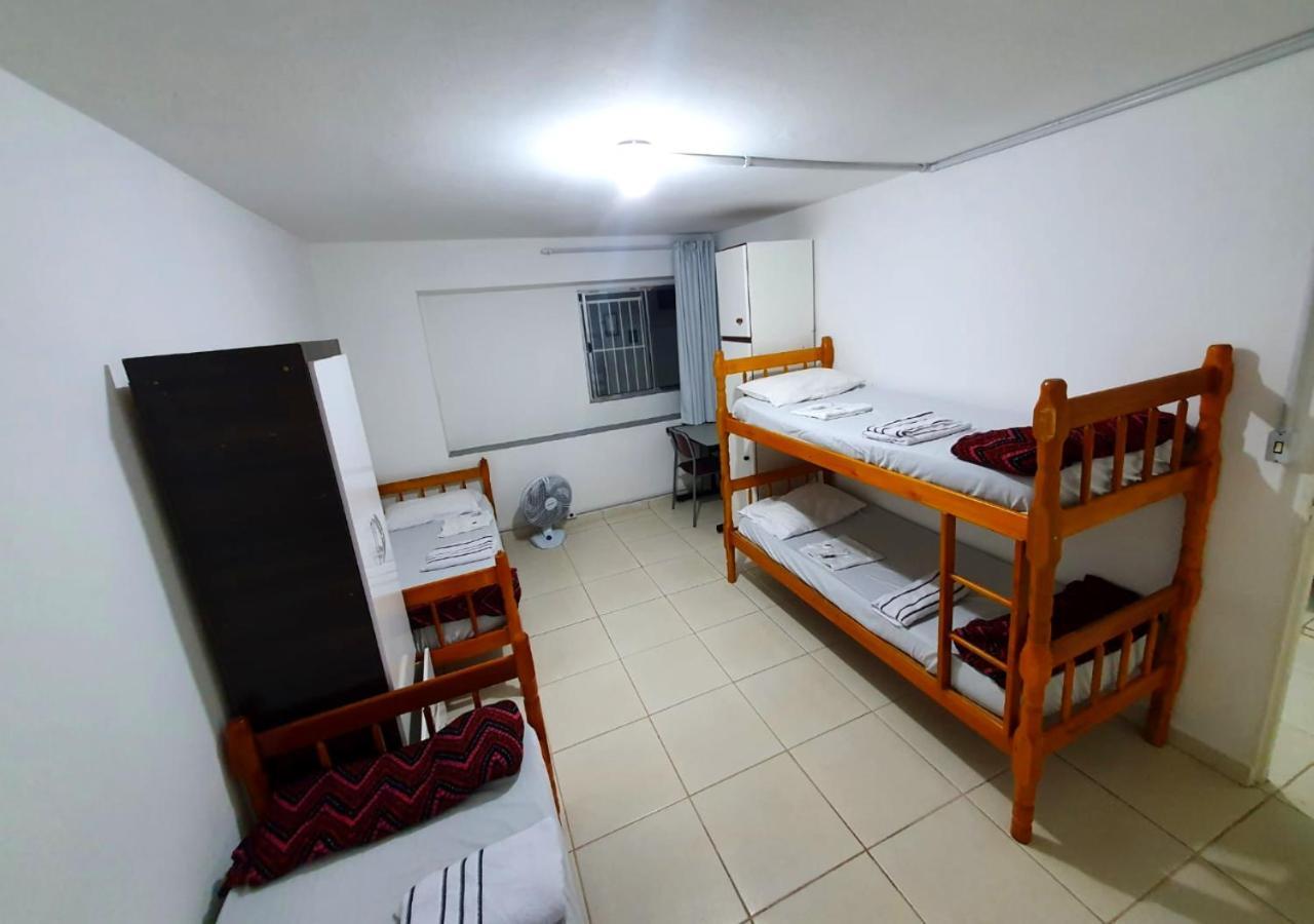 Hostel Airport Rooms ディアデマ エクステリア 写真