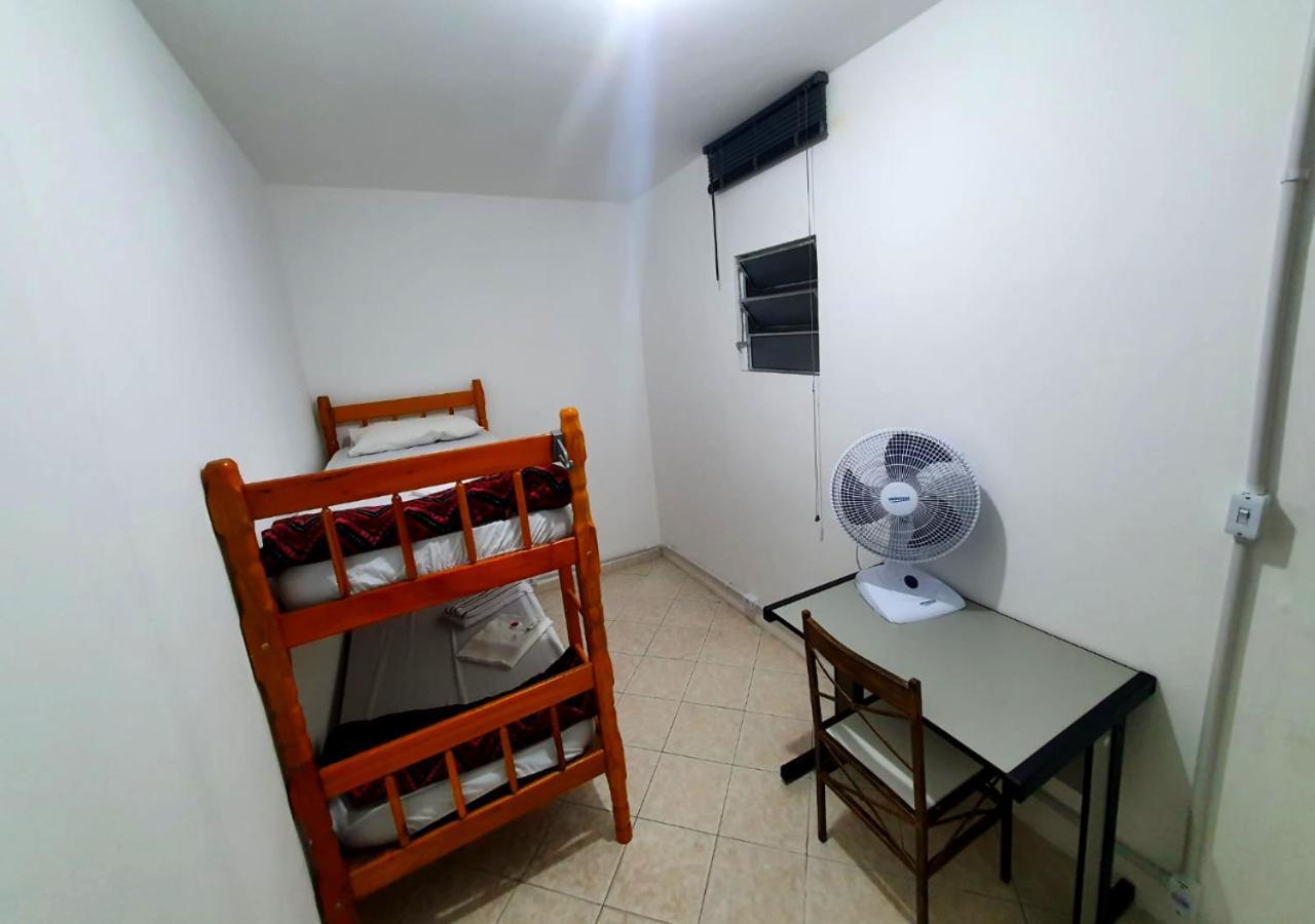 Hostel Airport Rooms ディアデマ エクステリア 写真